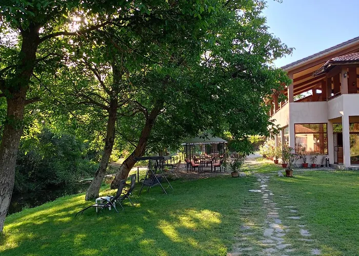 Holiday park Perperеshka River Stremtsi